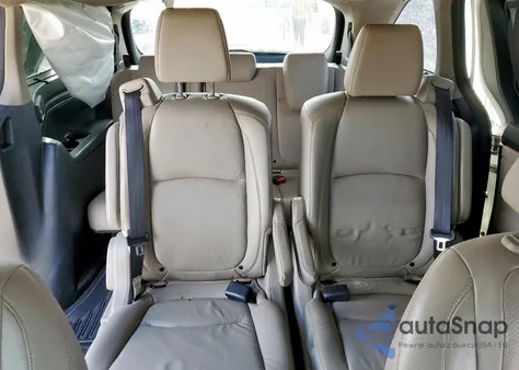 2018 Honda Odyssey Elite z USA, uszkodzony, nr VIN 5FNRL6H94JB097016